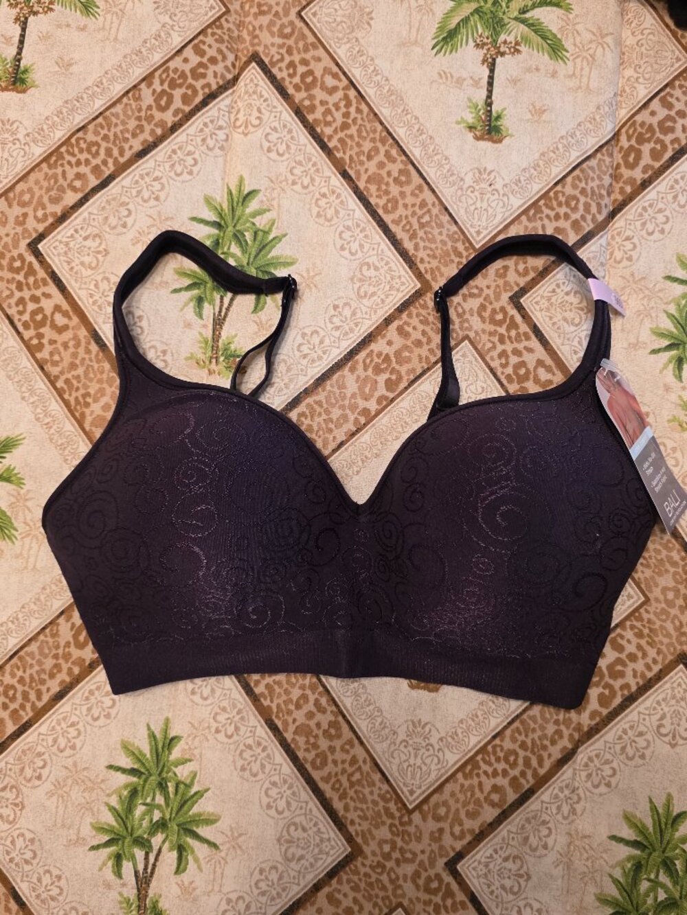 Bali Comfort Revolution Padded Wire Free Bra  Size 36D